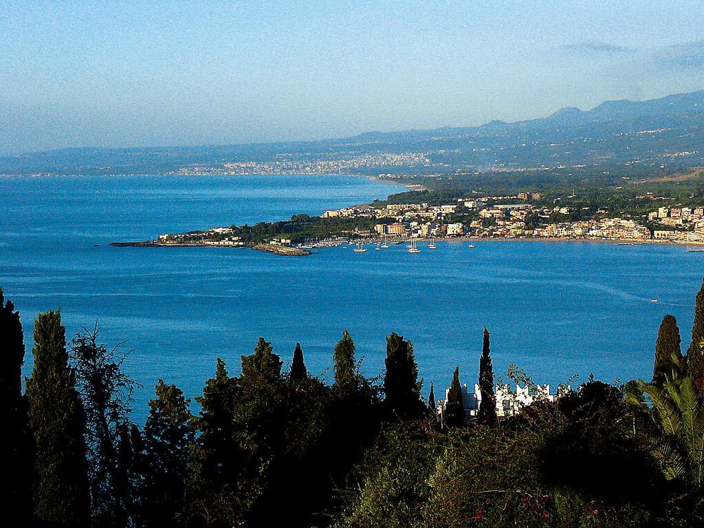 Sporting Baia Hotel Giardini Naxos Exterior foto