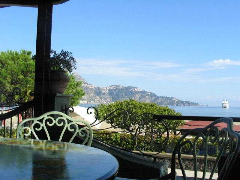 Sporting Baia Hotel Giardini Naxos Exterior foto