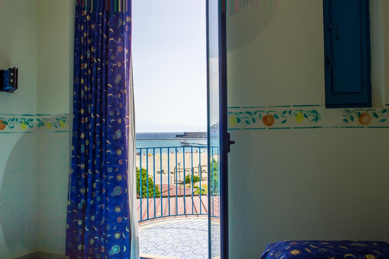 Sporting Baia Hotel Giardini Naxos Exterior foto