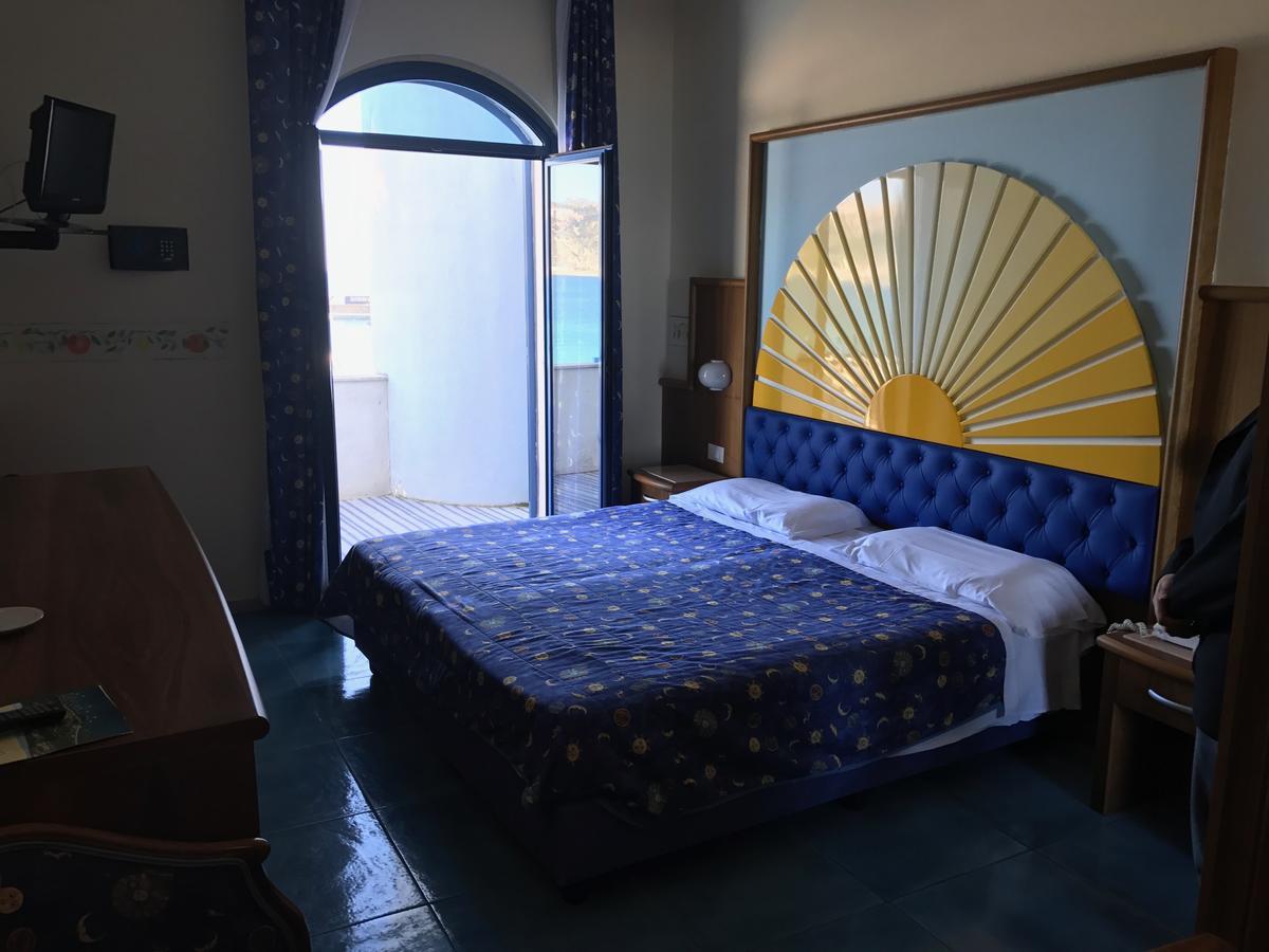Sporting Baia Hotel Giardini Naxos Exterior foto