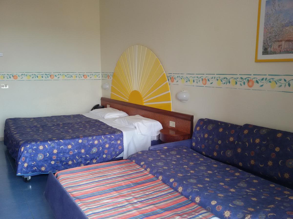 Sporting Baia Hotel Giardini Naxos Exterior foto