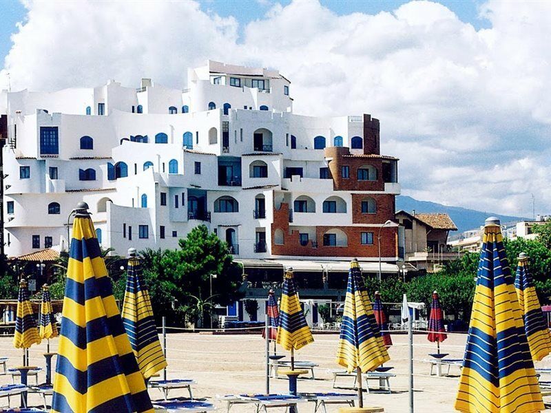 Sporting Baia Hotel Giardini Naxos Exterior foto